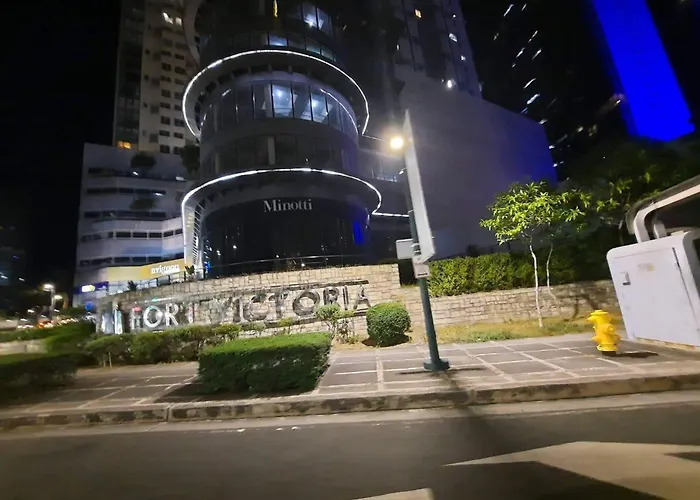 In Of Taguig Bonifacio Global * Manila